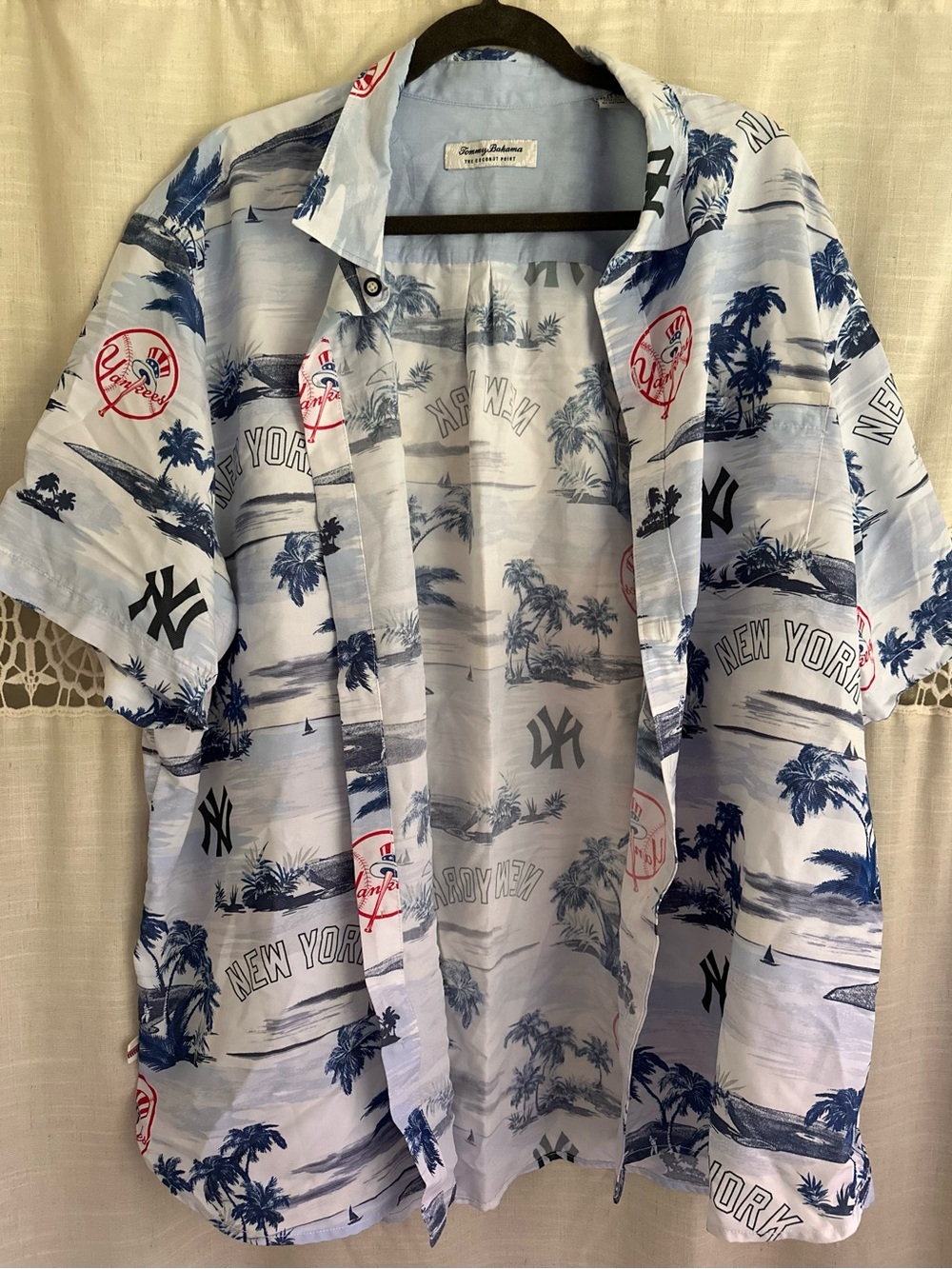 Tommy Bahama New York Yankees MLB Button-Up All-Over Print Shirt XXL